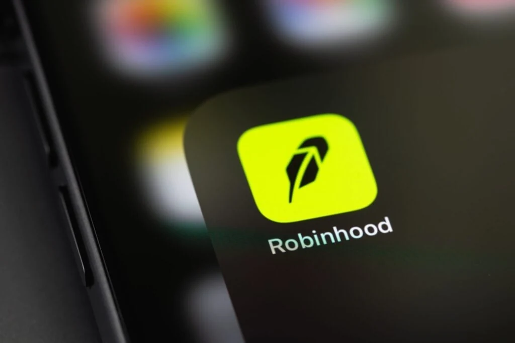 Arbitrum's ARB Token Hits Eight-Month High as Robinhood Chain Metrics Surge